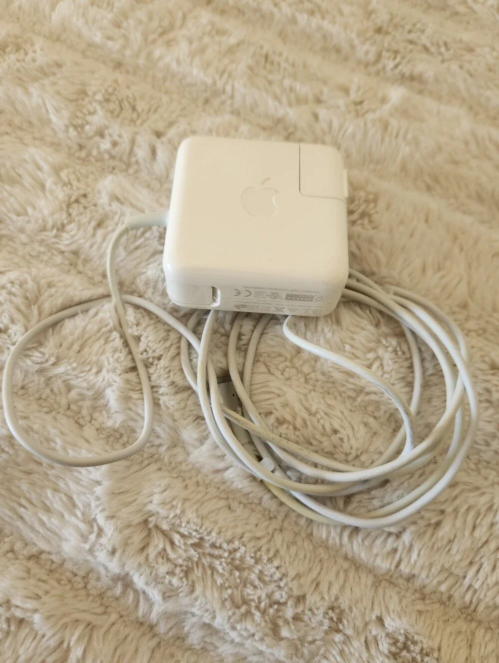 Apple Genuine OEM 45 Watt MagSafe 2 Power Charger  White A1436